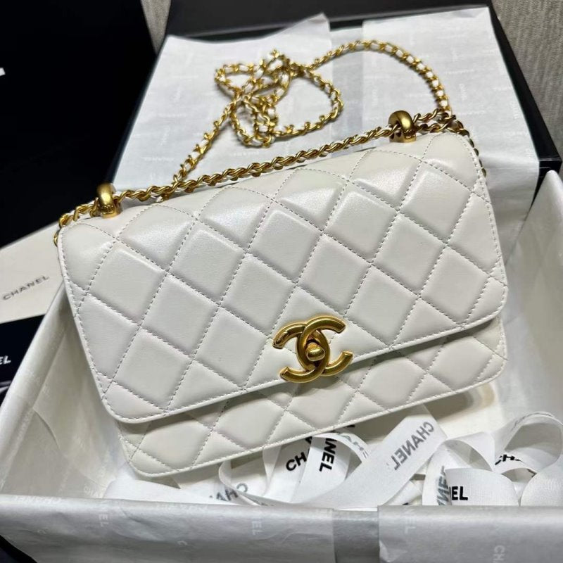 Chanel Shoulder Bag BG030576