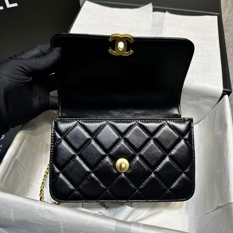 Chanel Shoulder Bag BG030577