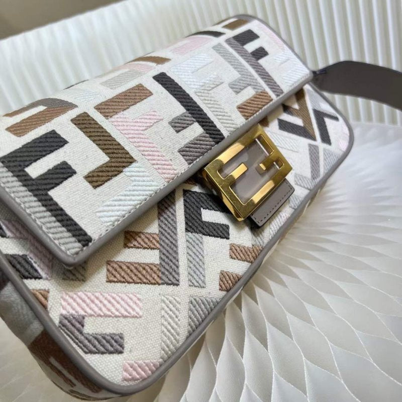 Fendi Baguette Bag BG02818