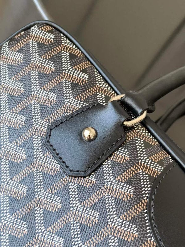 Goyard Medium Bread Bag BG02643