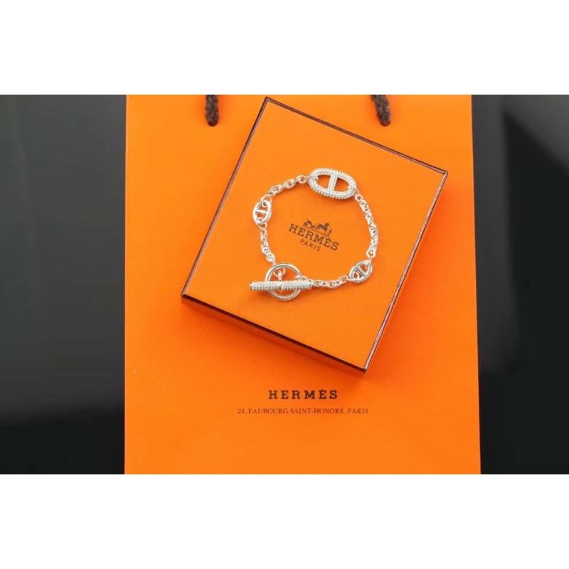 Hermes  Farandole Pig Nose Bracelet JWLH0016