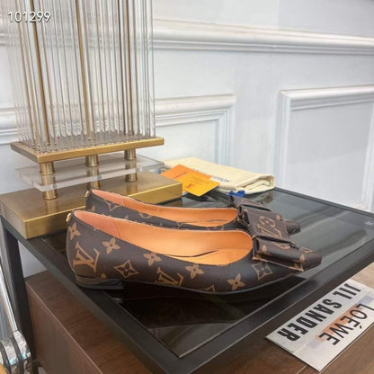 Louis Viutton Pointed Flat Shoes SH010441