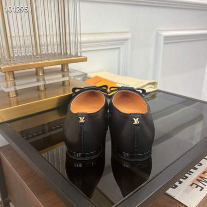 Louis Viutton Pointed Flat Shoes SH010443