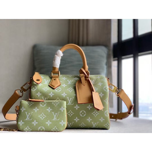 Louis Vuitton Bandouliere Hand Bag BG0525095