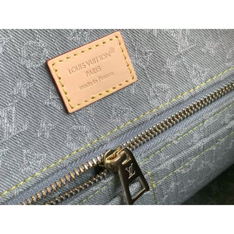 Louis Vuitton CarryAll Hand Bag BG0525086