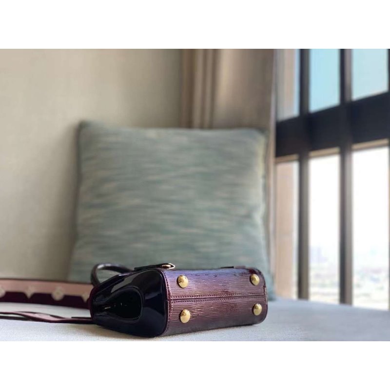 Louis Vuitton Cluny Mini Bag BG030513
