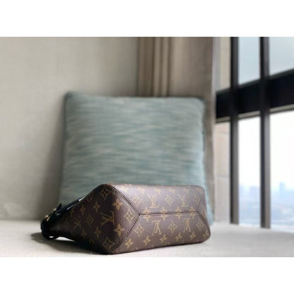 Louis Vuitton Hobo Bag BG0525093