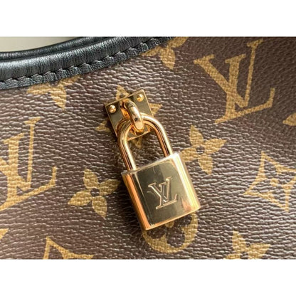 Louis Vuitton Hobo Bag BG0525093