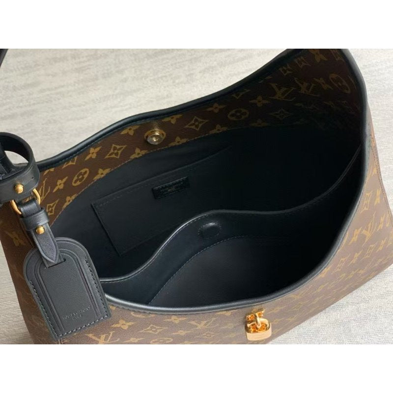 Louis Vuitton Hobo Bag BG0525094