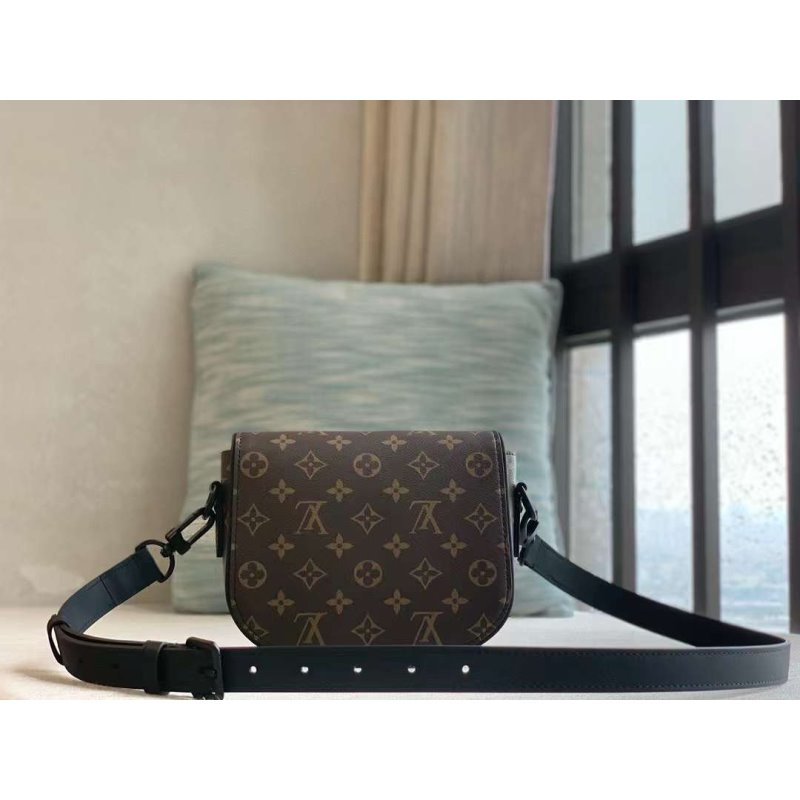 Louis Vuitton Mail Man Bag BG030560