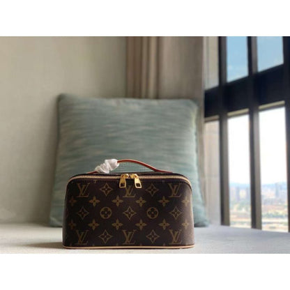 Louis Vuitton Metis Hand Bag BG030515