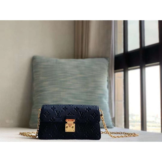 Louis Vuitton Metis Hand Bag BG030516