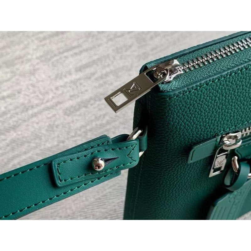 Louis Vuitton Pochette Ipad Bag BG02858