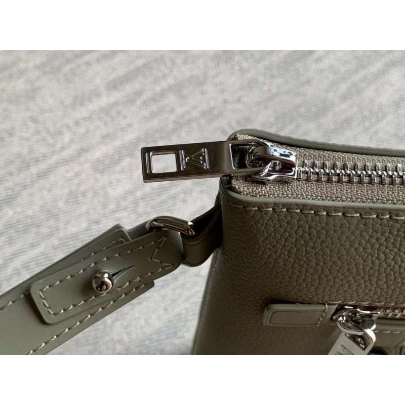 Louis Vuitton Pochette Ipad Bag BG02859