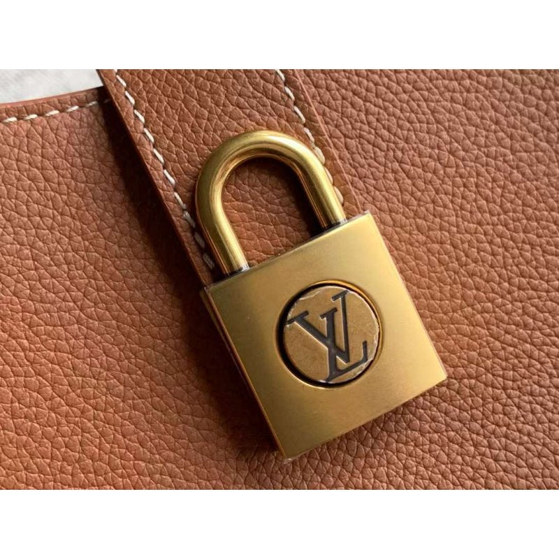 Louis Vuitton Shoulder Bag BG030503