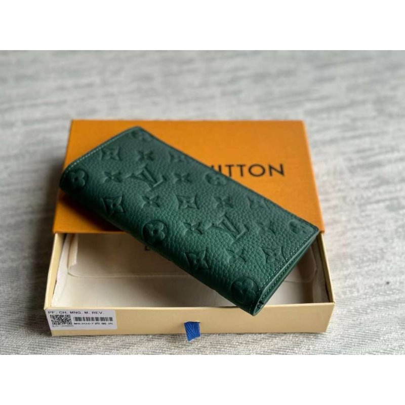 Louis Vuitton Taurillon Wallet BG02840