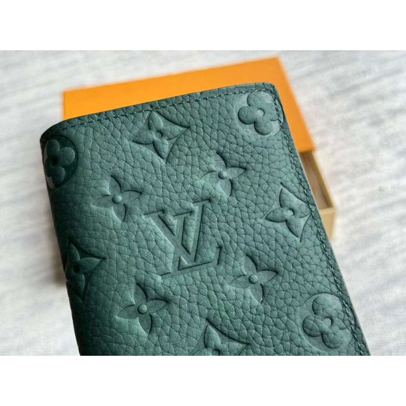 Louis Vuitton Taurillon Wallet BG02840