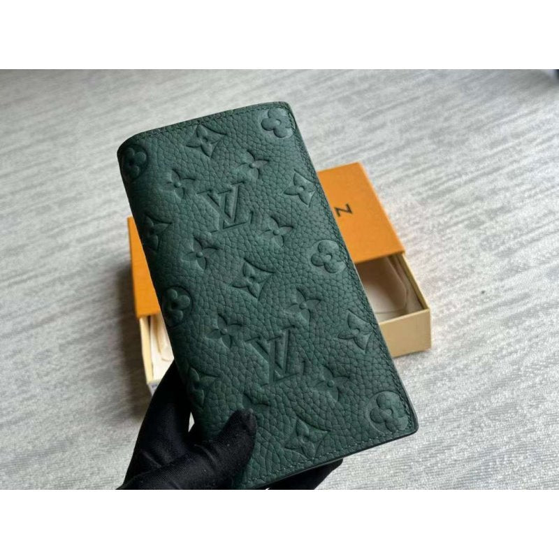 Louis Vuitton Taurillon Wallet BG02840