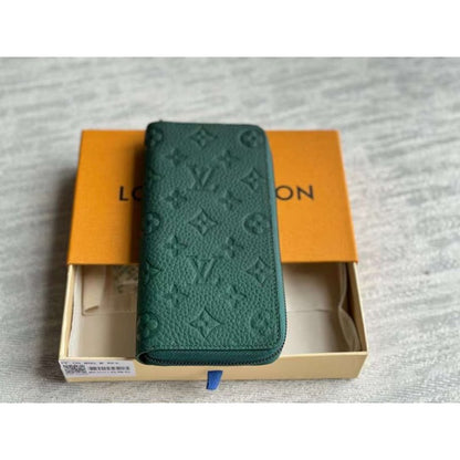 Louis Vuitton Taurillon Wallet BG02841