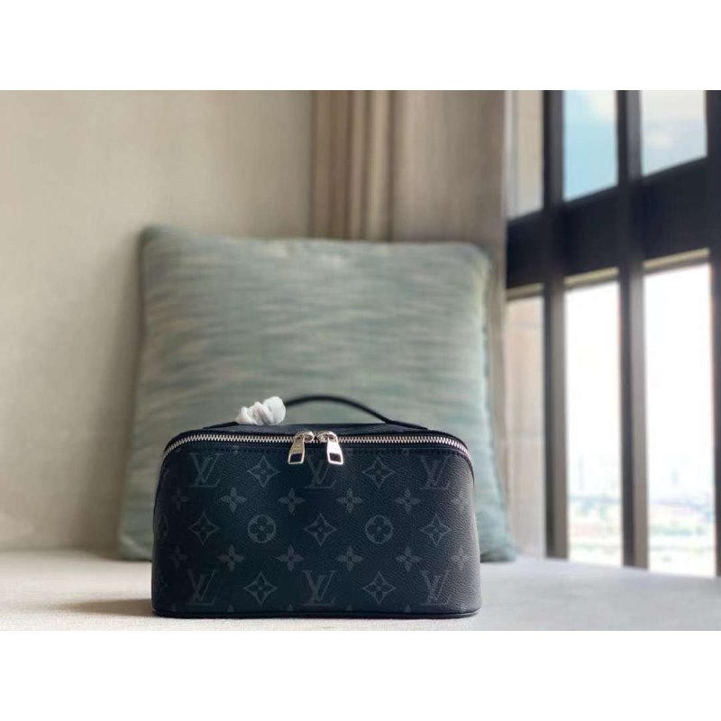 Louis Vuitton Toiletery Bag BG030514