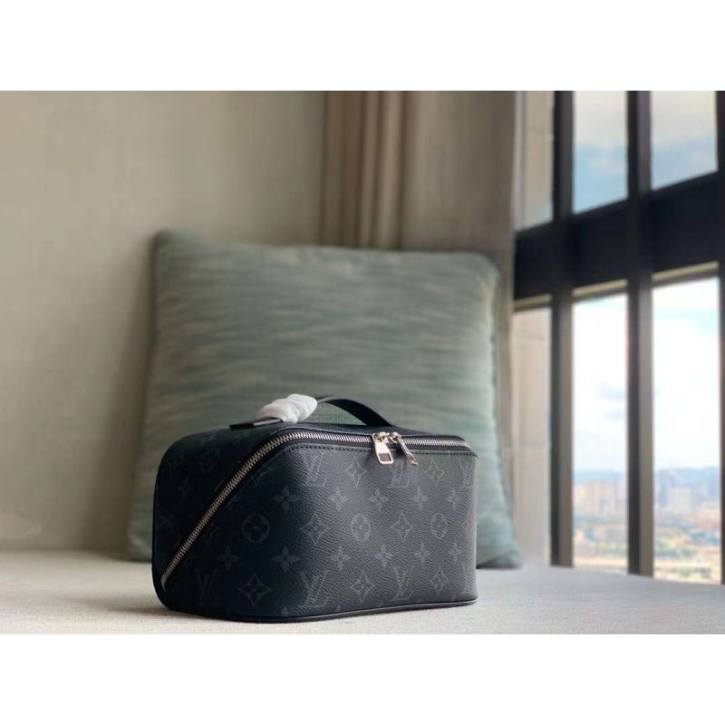 Louis Vuitton Toiletery Bag BG030514