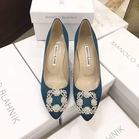Manolo Blahnik Diamond Buckle Shoes SH010462