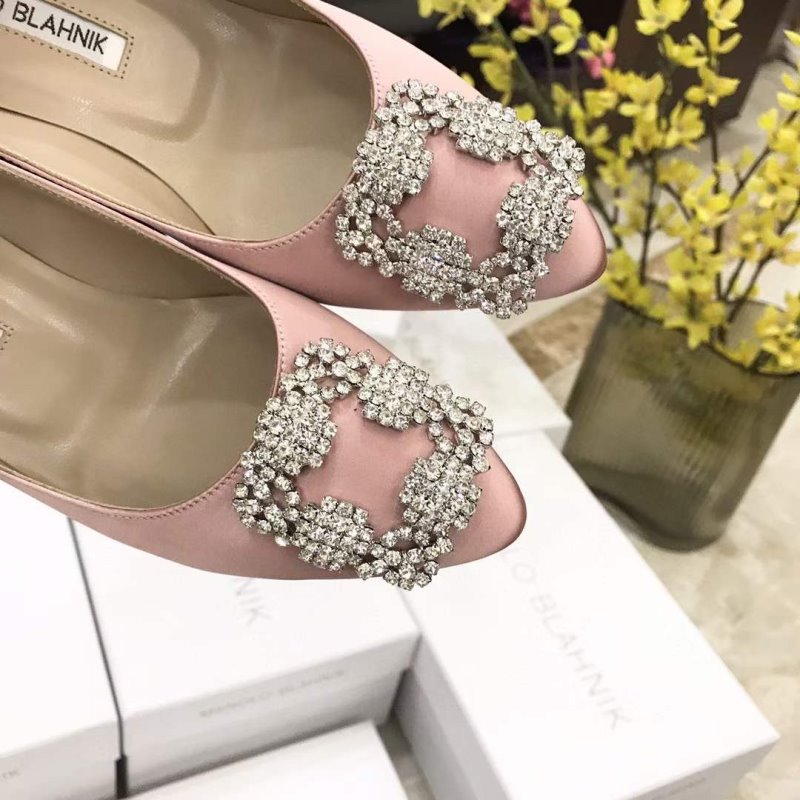 Manolo Blahnik Diamond Buckle Shoes SH010495