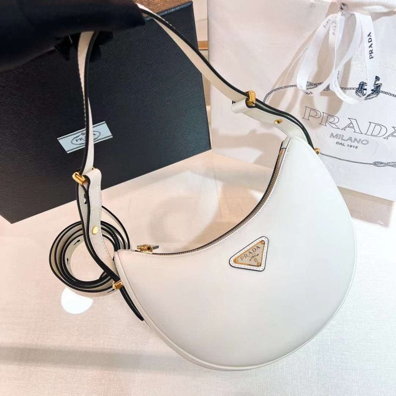 Prada Hobo Bag BG02907