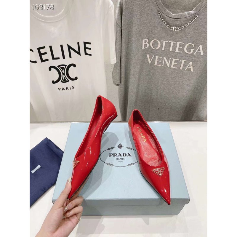 Prada Mary Jane Pointed Shoes SH010538