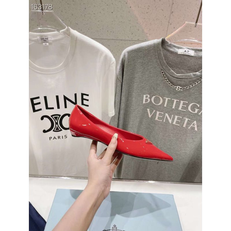 Prada Mary Jane Pointed Shoes SH010538