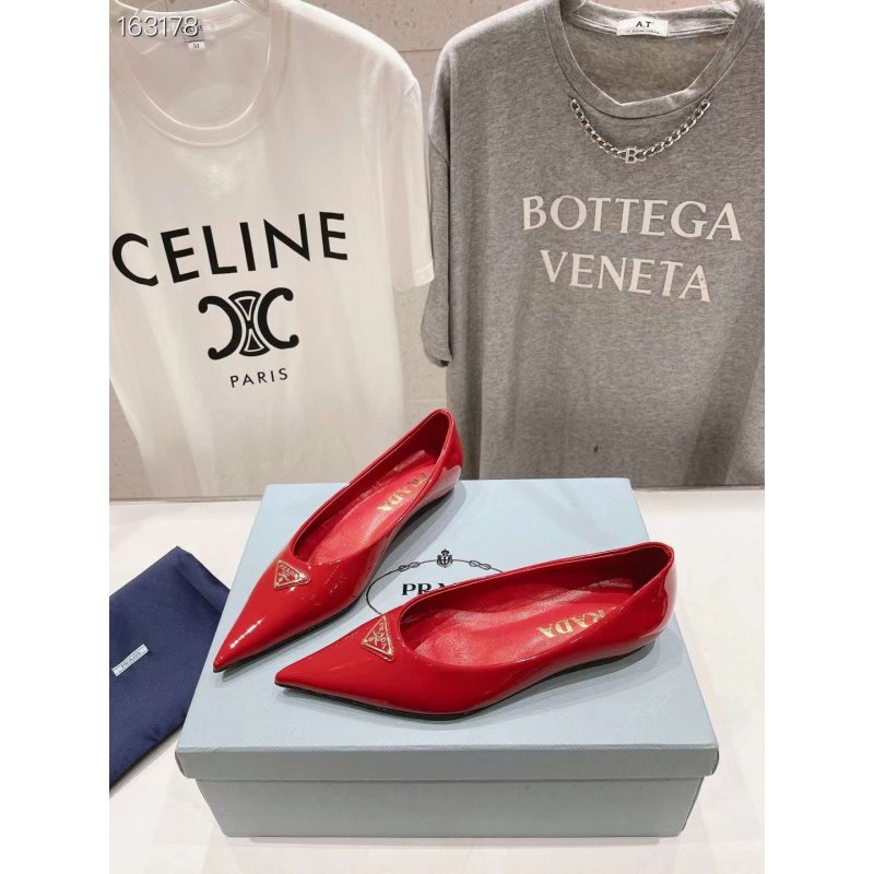 Prada Mary Jane Pointed Shoes SH010538