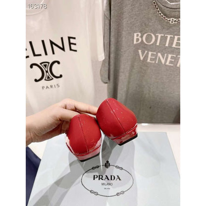 Prada Mary Jane Pointed Shoes SH010538