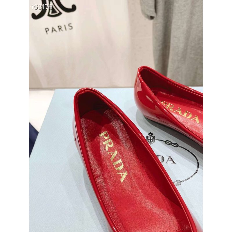 Prada Mary Jane Pointed Shoes SH010538