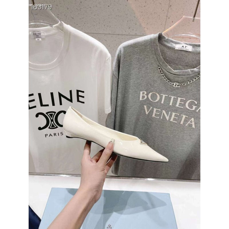 Prada Mary Jane Pointed Shoes SH010539