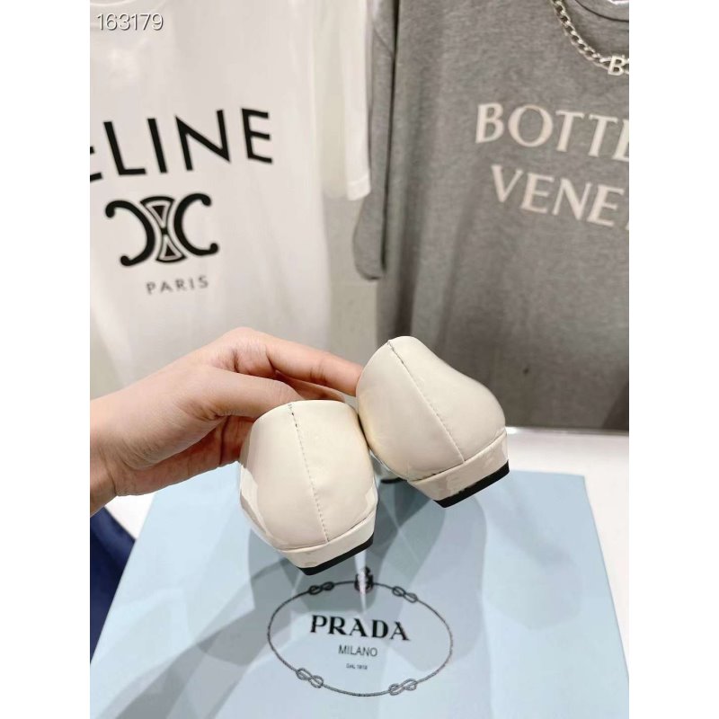 Prada Mary Jane Pointed Shoes SH010539