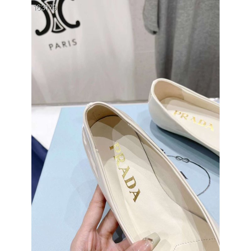 Prada Mary Jane Pointed Shoes SH010539