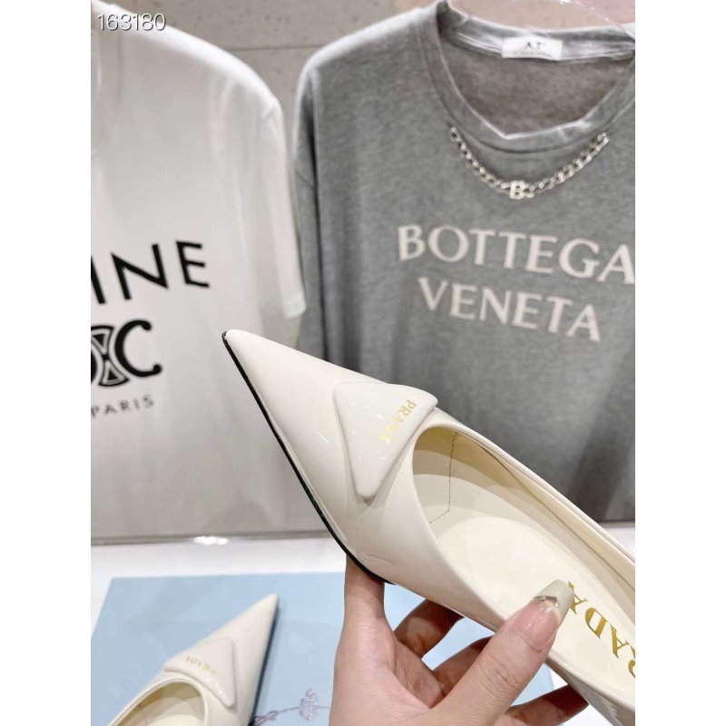 Prada Mary Jane Pointed Shoes SH010540