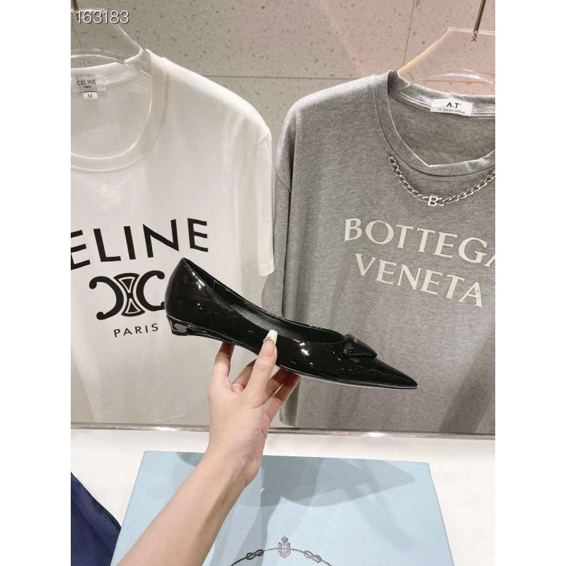Prada Mary Jane Pointed Shoes SH010541