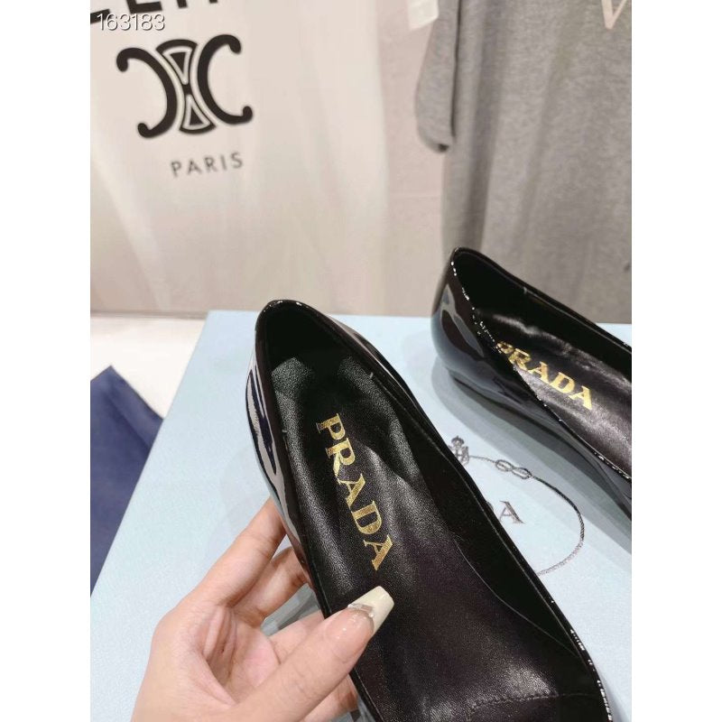 Prada Mary Jane Pointed Shoes SH010541
