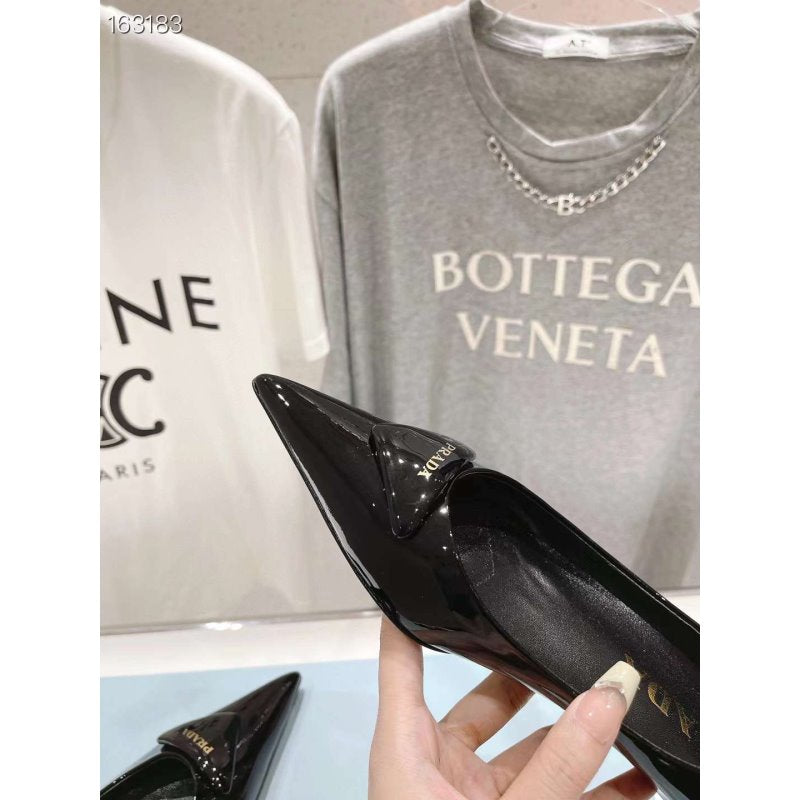 Prada Mary Jane Pointed Shoes SH010541