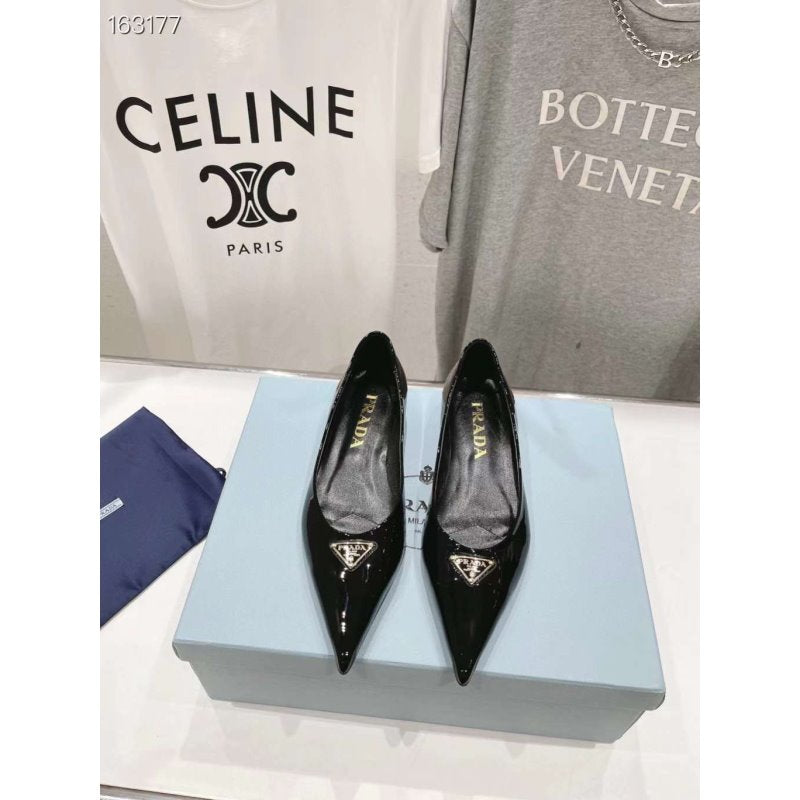 Prada Mary Jane Pointed Shoes SH010542