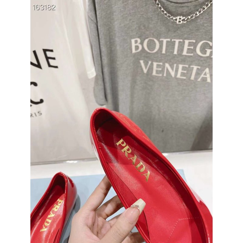 Prada Mary Jane Pointed Shoes SH010543