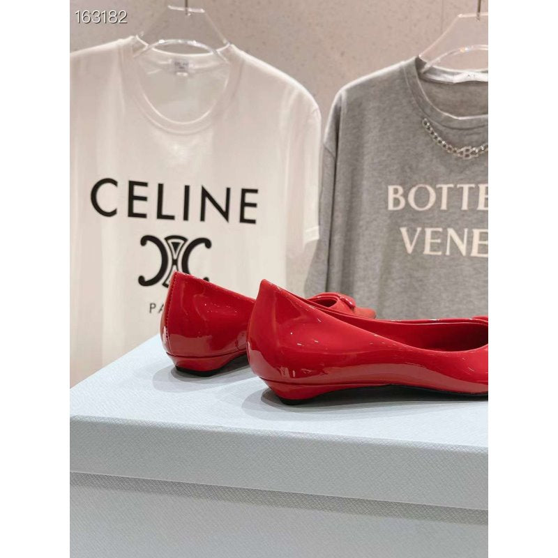 Prada Mary Jane Pointed Shoes SH010543