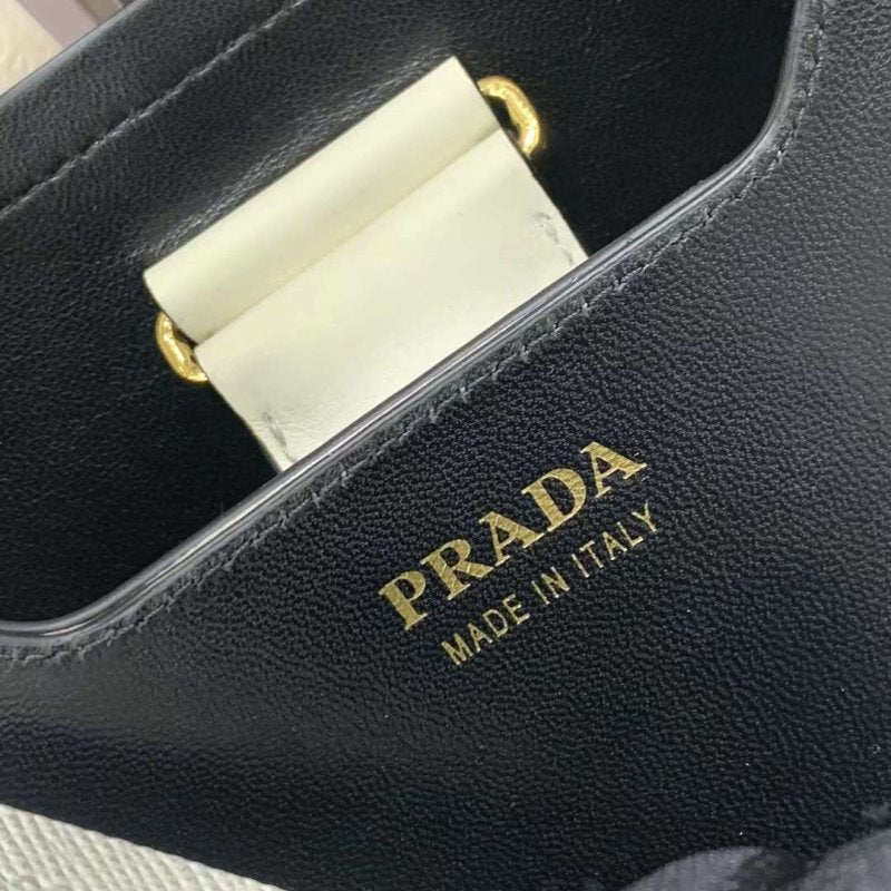 Prada Panier Hand Bag BG02701