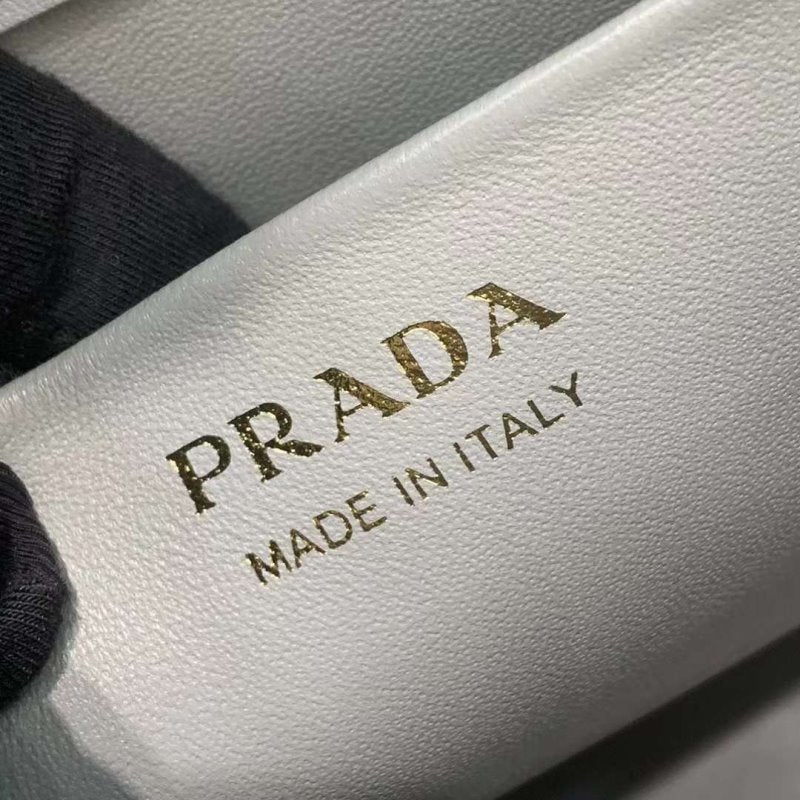 Prada Shoulder Bag BG02703