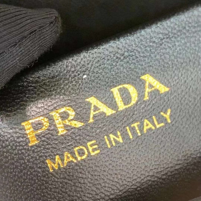 Prada Shoulder Bag BG02705