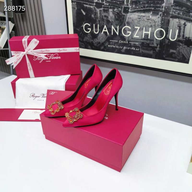 Roger Vivier Pointed Toe Shoe SH2505091