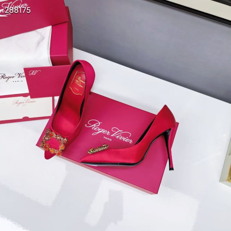 Roger Vivier Pointed Toe Shoe SH2505091