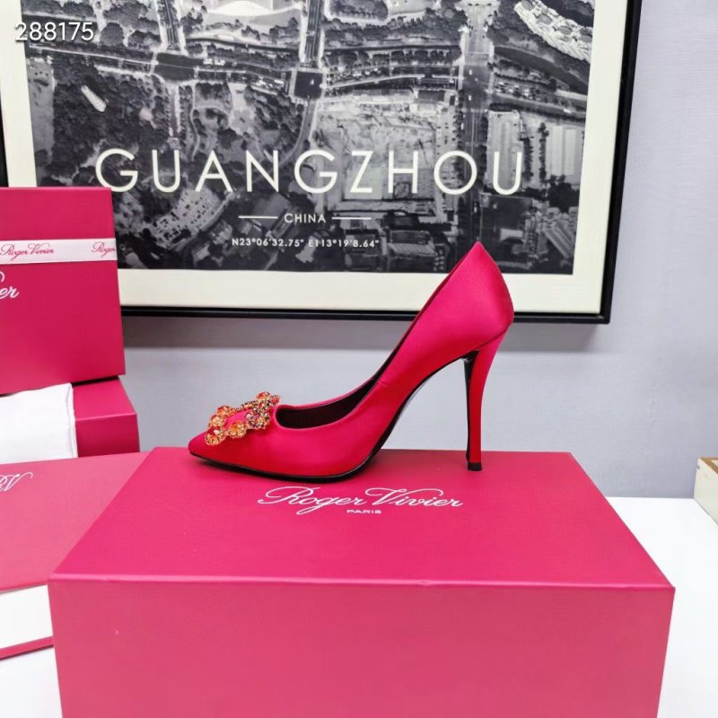 Roger Vivier Pointed Toe Shoe SH2505091