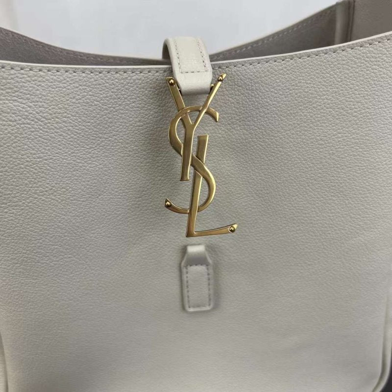 Saint Laurent Cassandre Stray Bag BG03044